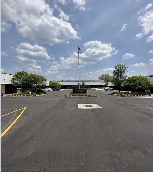 Primary Photo Of 3160 Haggerty Rd, Commerce Township Warehouse For Lease