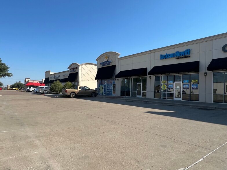 More Photos Of 305 Coke Ave, Hillsboro Unknown For Lease