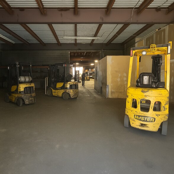 More Photos Of 9516 101st St, Ozone Park Industrial For Sale