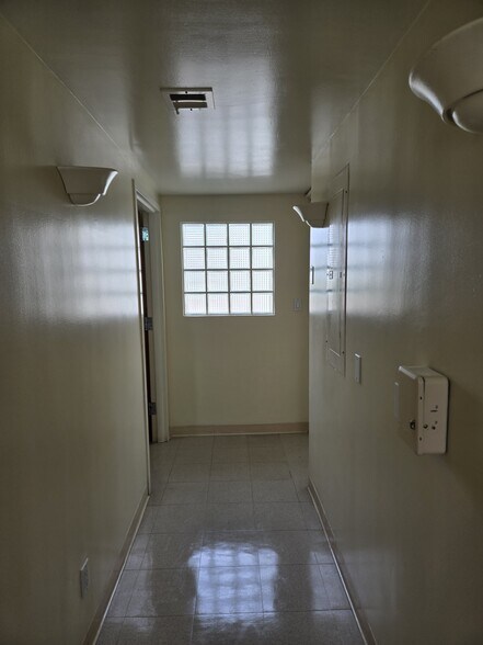 More Photos Of 1473-1477 N Van Ness Ave, Fresno Storefront Retail Residential For Sale
