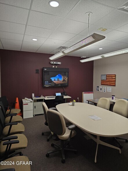 More Photos Of 3221 32nd Ave S, Grand Forks Unknown For Lease