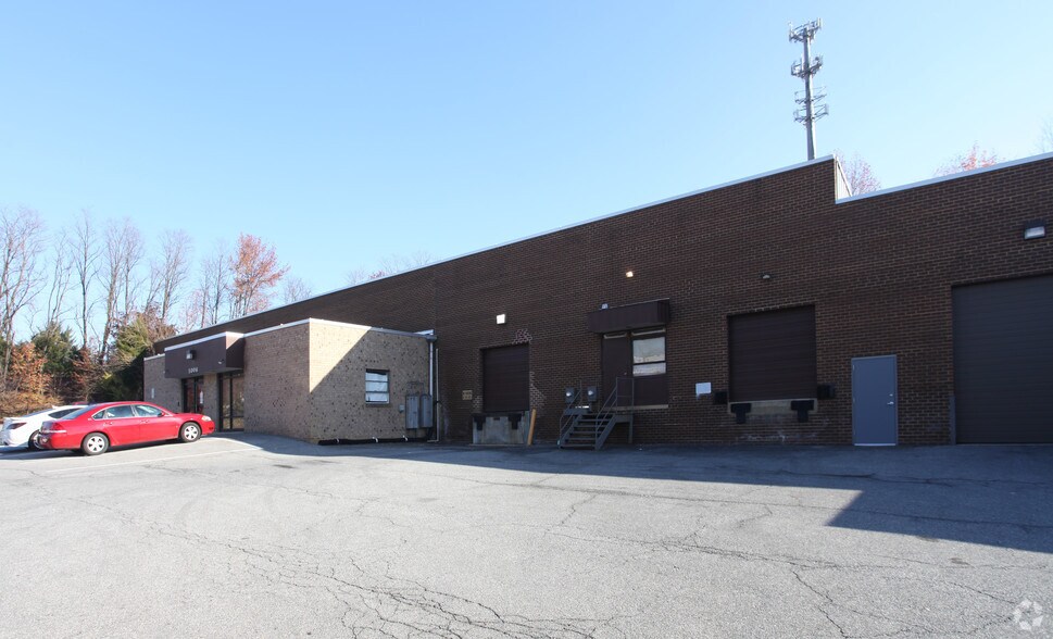 More Photos Of 5000-5060 Beech Pl, Marlow Heights Warehouse For Lease