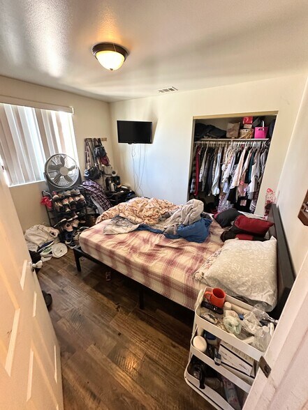 More Photos Of 9123 Orchard Ave, Los Angeles Multifamily For Sale