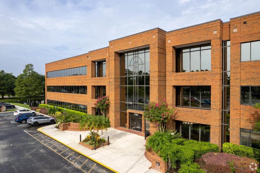 More Photos Of 7751 Belfort Pky, Jacksonville Office For Lease