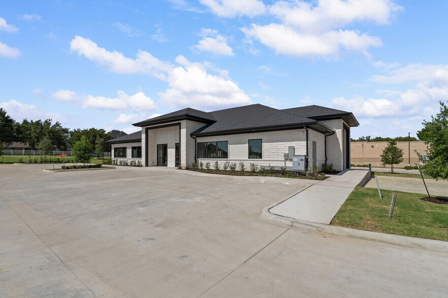 More Photos Of 8056 Precinct Line Rd, Colleyville Medical For Sale