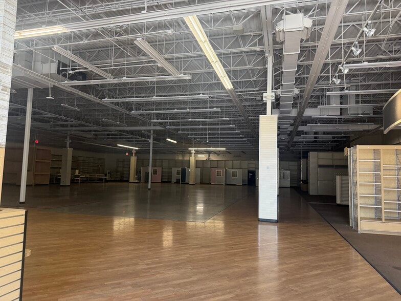 More Photos Of 22999 Savi Ranch Pky, Yorba Linda Department Store For Lease