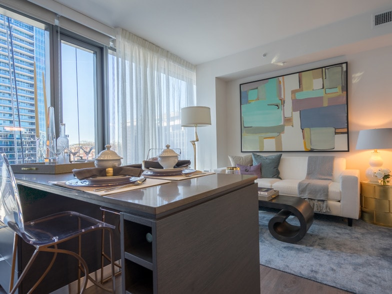 More Photos Of 1800 N Lynn St, Arlington Apartments For Lease