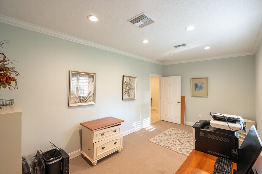 More Photos Of 49 Shores Blvd, Saint Augustine Office For Sale