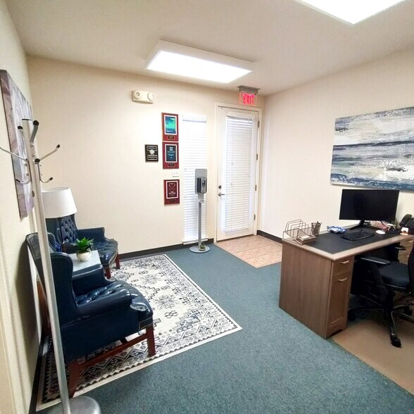 More Photos Of 930 S Bell Blvd, Cedar Park Office Residential For Lease