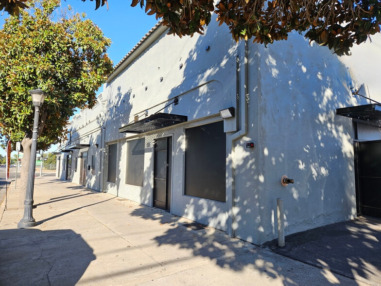More Photos Of 601-611 H St, Modesto Storefront For Sale
