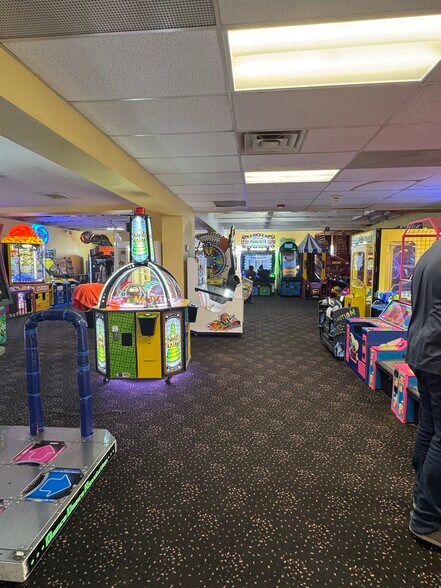 More Photos Of 2400 Sheridan Dr, Tonawanda Amusement Park For Sale