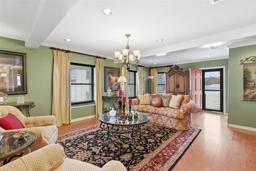 More Photos Of 226 E Blackjack St, Dublin Storefront Retail Residential For Sale