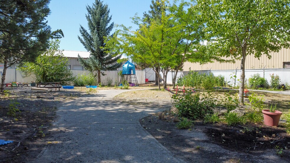 More Photos Of 225 E Palouse River Dr, Moscow Loft Creative Space For Sale