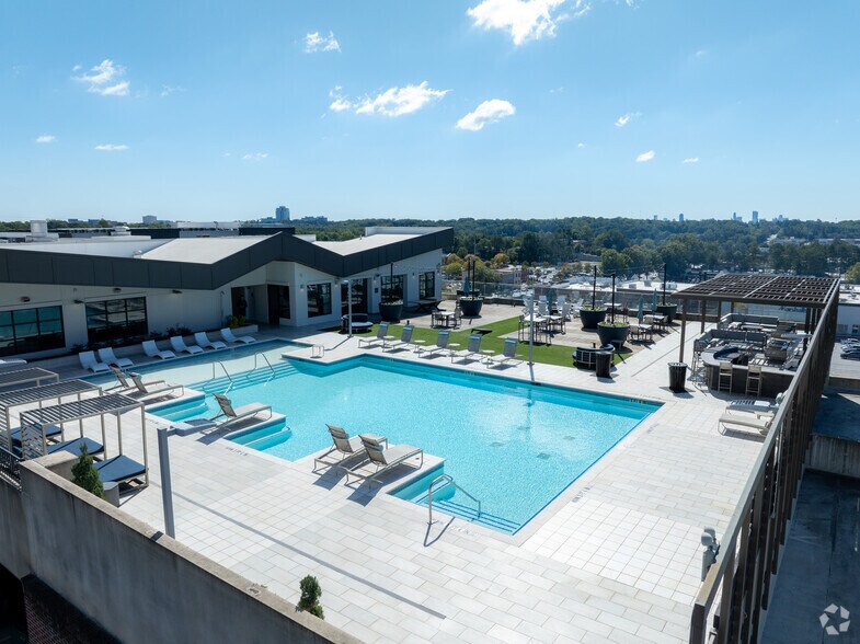 More Photos Of 6050 Roswell Rd NE, Sandy Springs Apartments For Lease