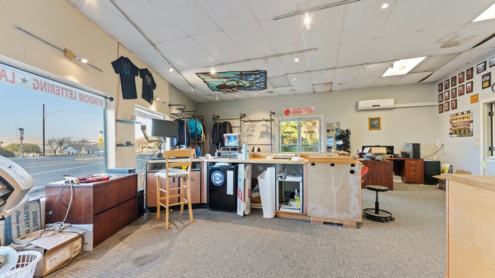 More Photos Of 240 Hwy 101, Bandon Freestanding For Sale