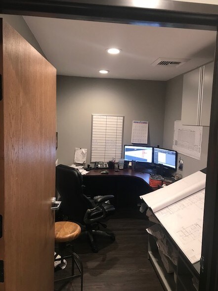 More Photos Of 3700 N Industry Ave, Lakewood Research And Development For Lease