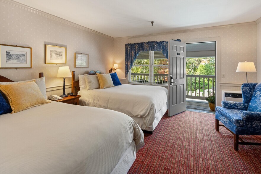 More Photos Of 18 Main St, Stowe Hotel For Sale