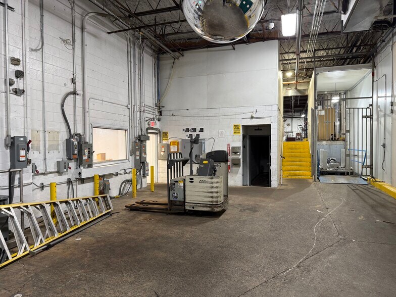 More Photos Of 4001 N American St, Philadelphia Warehouse For Lease