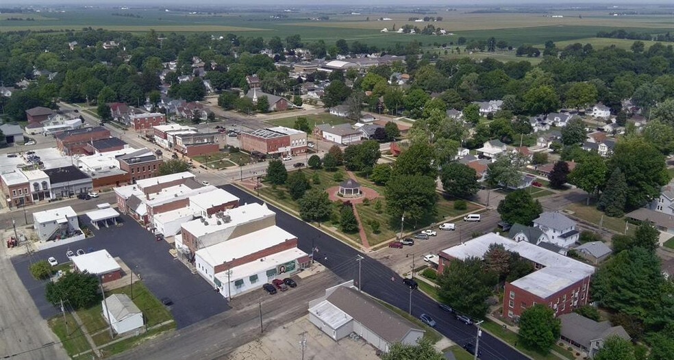More Photos Of 101 S Rose St, Elmwood Office For Sale