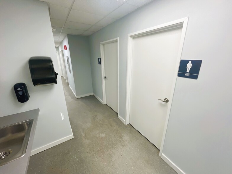 More Photos Of 2291 Traversefield Dr, Traverse City Manufacturing For Lease