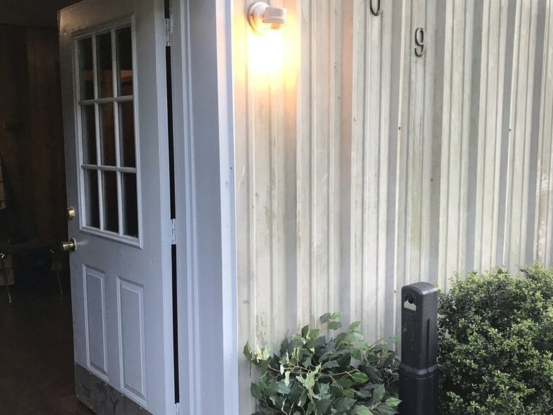 More Photos Of 209 New Hutchinson Mill Rd, Lagrange Warehouse For Sale
