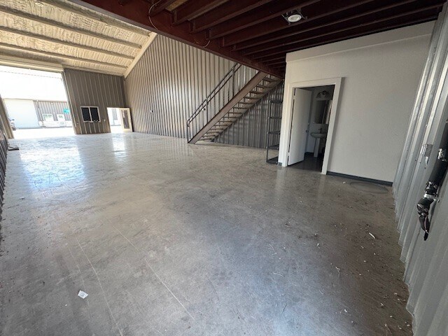 More Photos Of 320 N Ridge Rd, Marble Falls Unknown For Lease