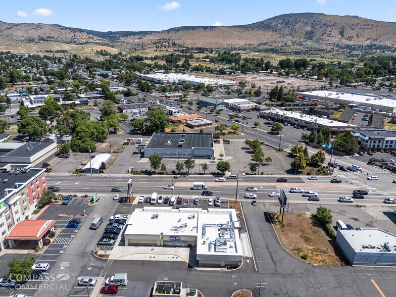 More Photos Of 2521 S 6th St, Klamath Falls General Retail For Sale