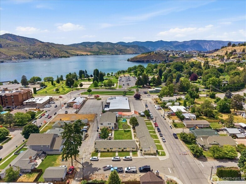 More Photos Of 315 W Gibson AVE, Chelan Apartments For Sale