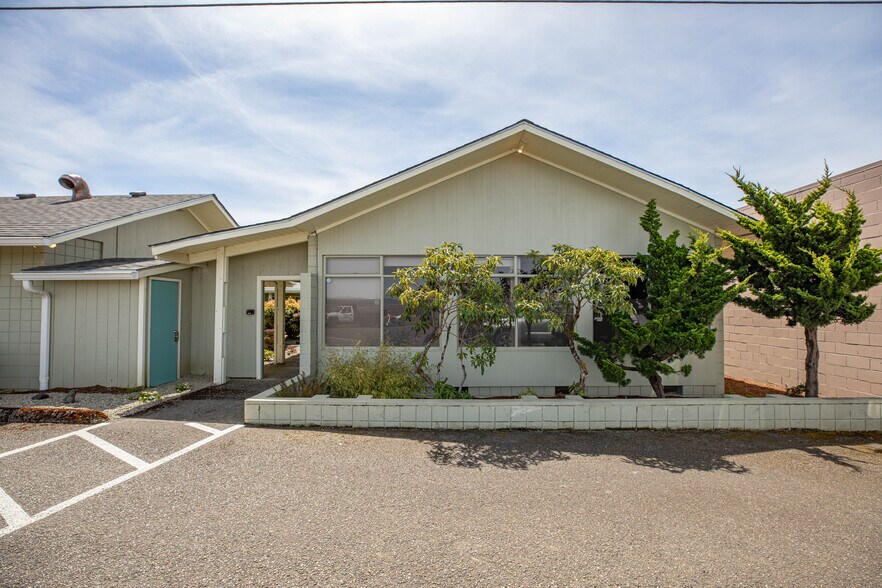 More Photos Of 1860 Virginia Ave, North Bend Medical For Lease
