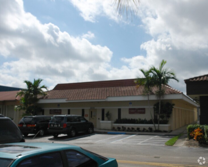 More Photos Of 2231 N University Dr, Pembroke Pines Medical For Lease