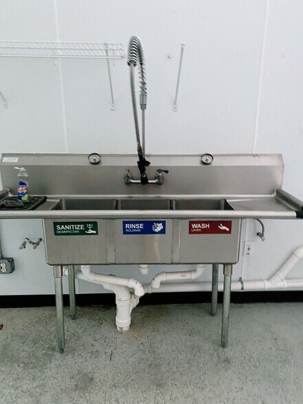 More Photos Of 2222 Ocoee Apopka Rd, Ocoee General Retail For Lease