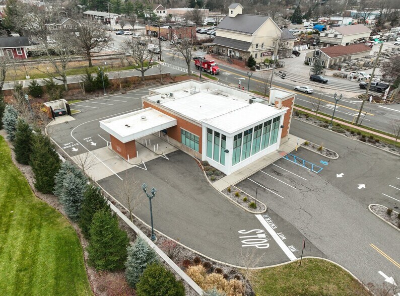 More Photos Of 690 Wyckoff Ave, Wyckoff General Retail For Lease