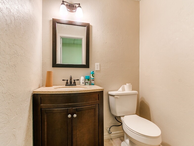 More Photos Of 809 SW 4th St, Moore Religious Facility For Sale