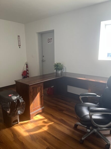 More Photos Of 4342 Burl Harris, Abilene Warehouse For Lease