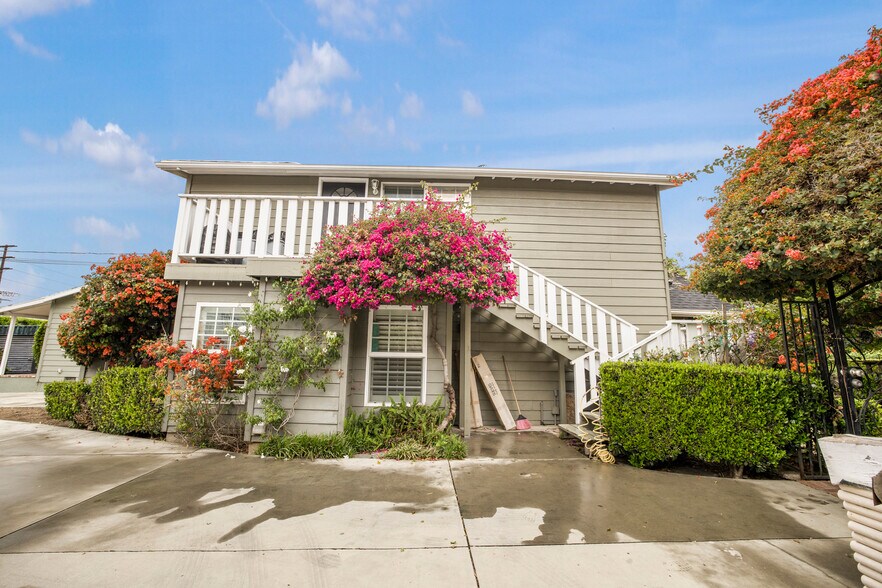 More Photos Of 801 W Whittier Blvd, La Habra Storefront Retail Residential For Sale