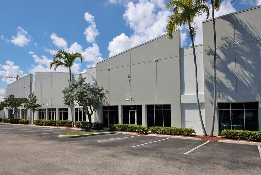 More Photos Of 1901-1949 Tigertail Blvd, Dania Distribution For Lease