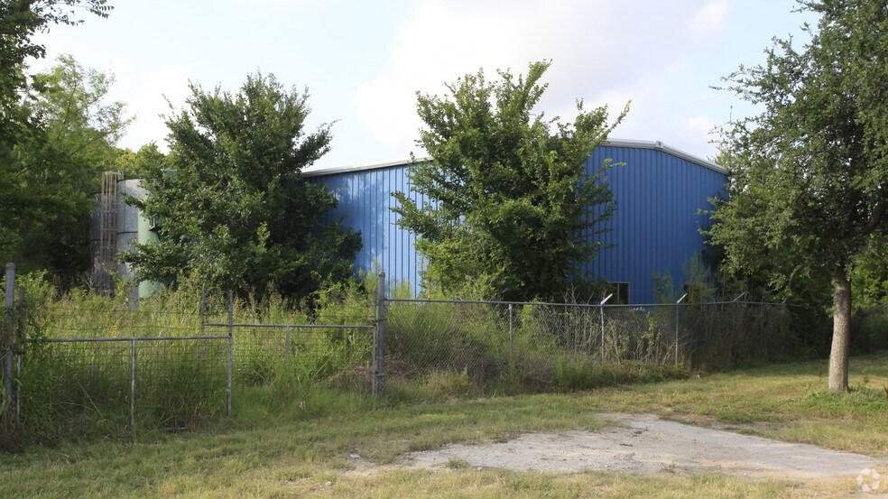 More Photos Of 749 Bastrop Hwy, Austin Warehouse For Sale