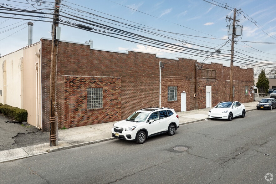 More Photos Of 210 S Van Brunt St, Englewood Warehouse For Lease