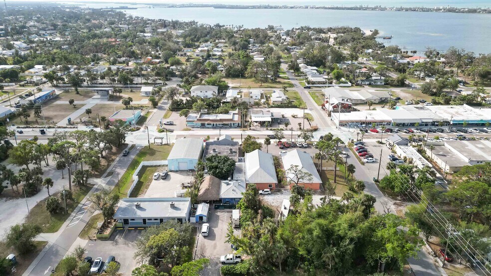 More Photos Of 362 W Dearborn St, Englewood Storefront For Sale