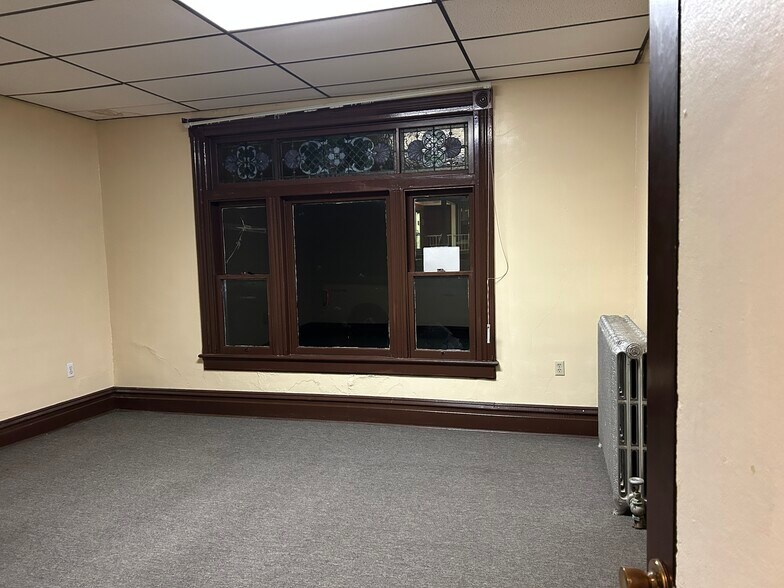 More Photos Of 212 N Chestnut St, Scottdale Apartments For Lease