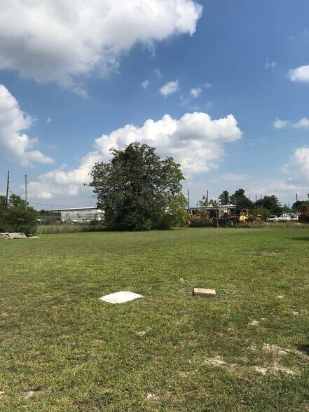 More Photos Of 2624 Wilson Rd, Humble Warehouse For Lease