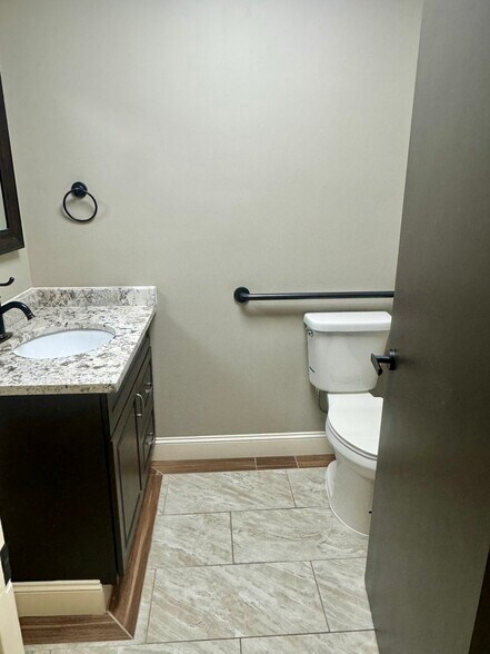 More Photos Of 6021 Wilkinson Blvd, Belmont Office Residential For Lease