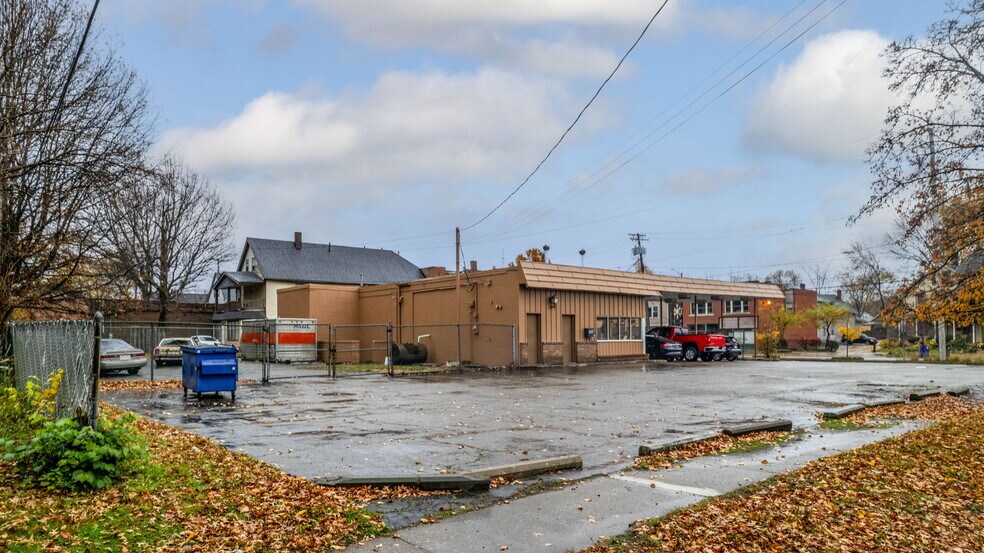 More Photos Of 5703 Fleet Ave, Cleveland Auto Repair For Sale
