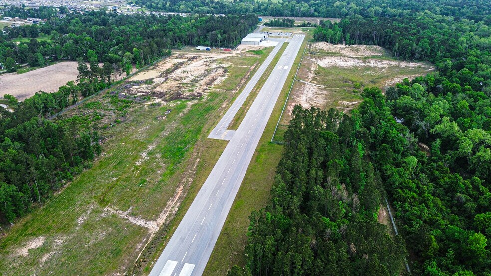 More Photos Of 15900 Schank Rd, Conroe Airport For Sale