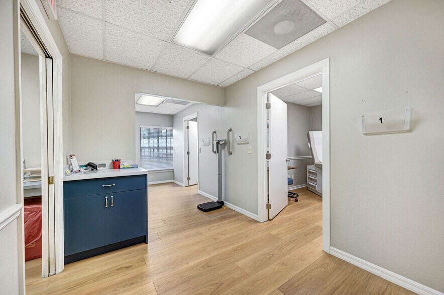 More Photos Of 1801 Sarno Rd, Melbourne Medical For Sale