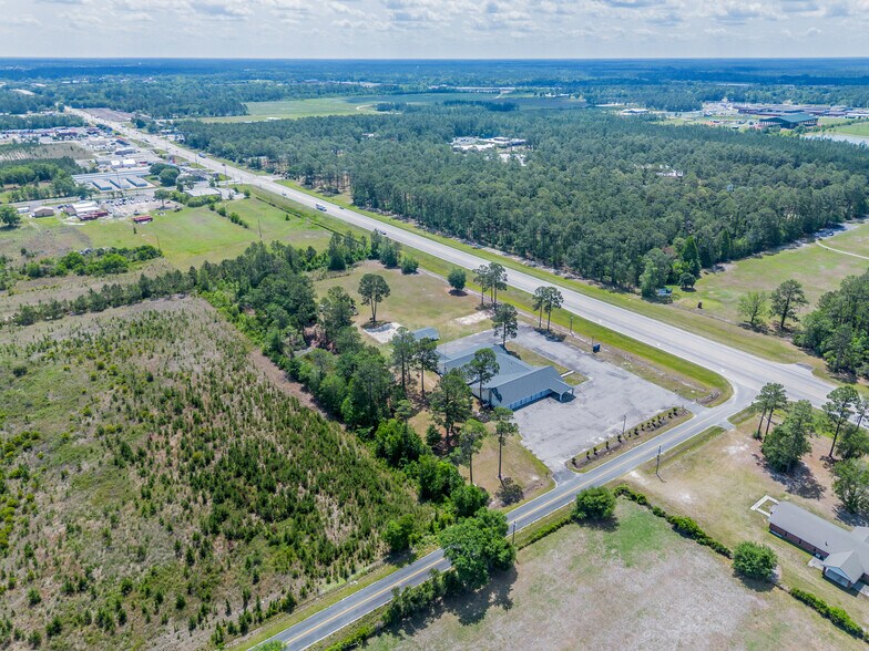 More Photos Of 128 University Blvd, Waycross Flex For Sale