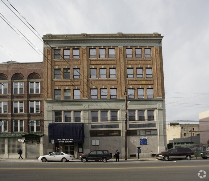 More Photos Of 1600 Central Ave, Far Rockaway Office For Lease