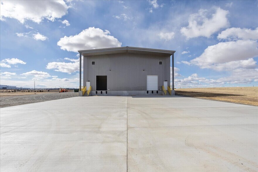 More Photos Of Mckinney Drive, Cheyenne Manufacturing For Lease