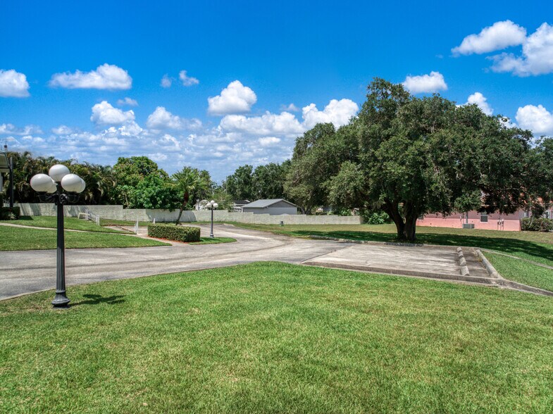 More Photos Of 405 W Interlake Blvd, Lake Placid Office For Sale