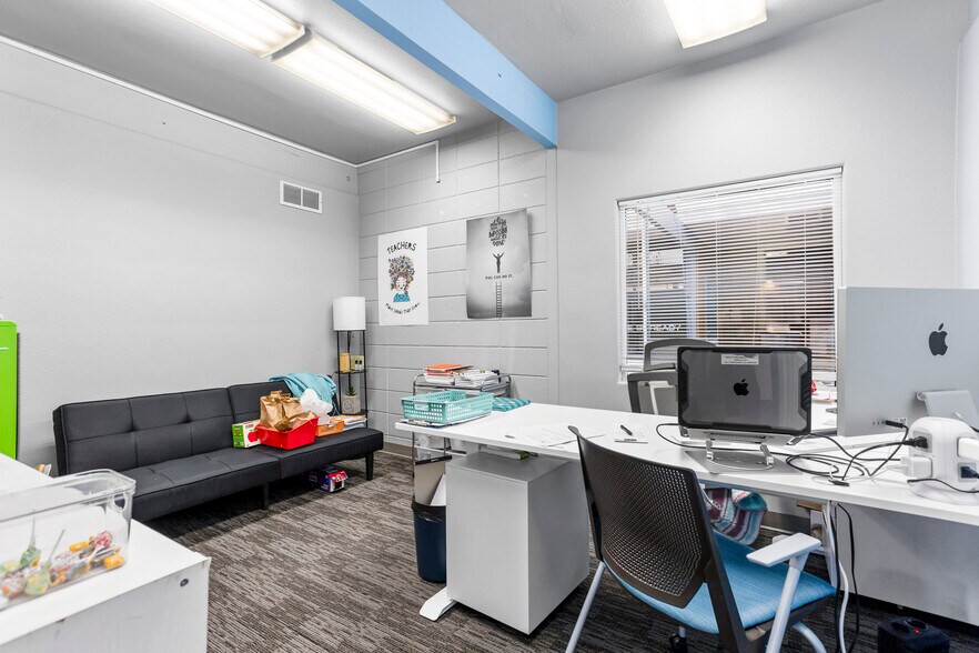 More Photos Of 611 W Columbia St, Pasco Office For Sale